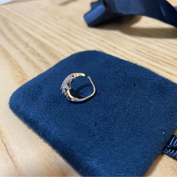 APM SINGLE MÉTÉORITES EAR CUFF
STERLING SILVER - Picture 4 of 6